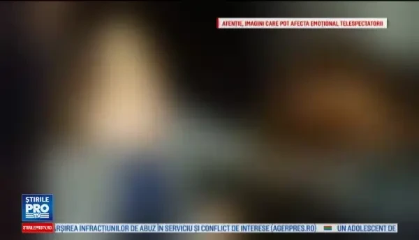 Imagini socante filmate in Capitala. O fata de 16 ani a fost batuta si umilita de alte trei tinere, din cauza unui baiat