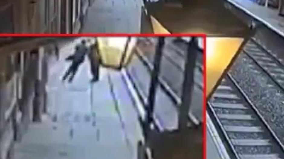 L-a aruncat pe sine, cu doua minute inainte ca un tren de mare viteza sa treaca pe acolo. Ce pedeapsa a primit barbatul VIDEO