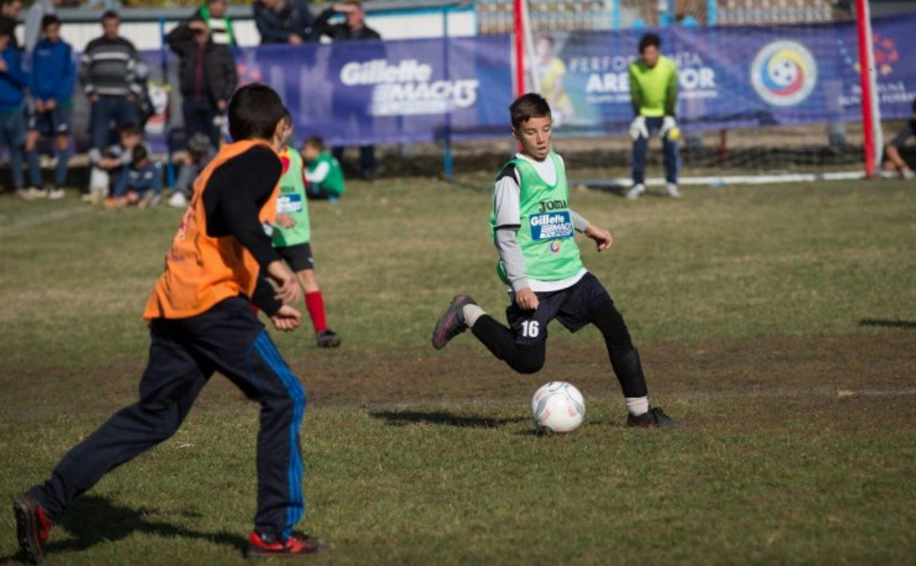 Ei sunt doi dintre pustii de VIITOR ai Romaniei: juniorii care i-au impresionat pe Belodedici si Vladoiu la trialul FRF