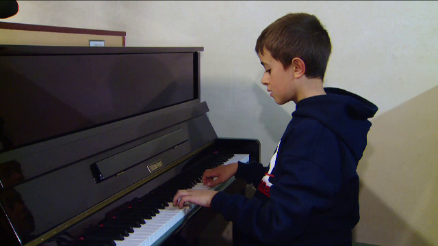 Povestea unui baietel roman care a vrut sa isi salveze pianul din daramaturi, dupa cutremurul din Italia. Ce face acum Marco