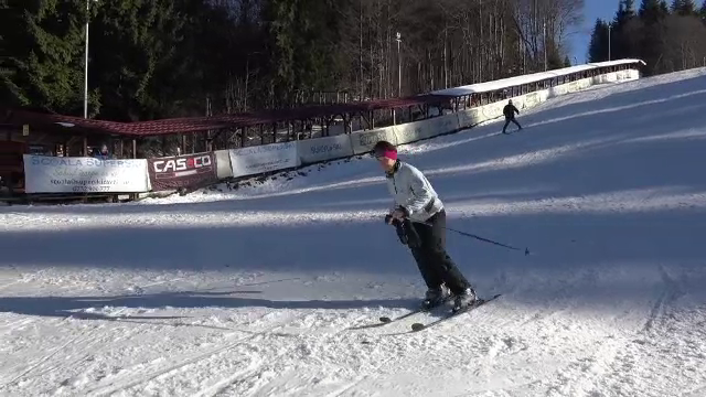 Partia de schi de la Cavnic, deschisa mai repede anul acesta. Zapada "ii mai buna si decat iarna, ca nu e gheata"
