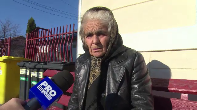 Batrana de 80 de ani, acuzata de vecini ca a furat 120 de copaci. Femeia abia daca se poate misca