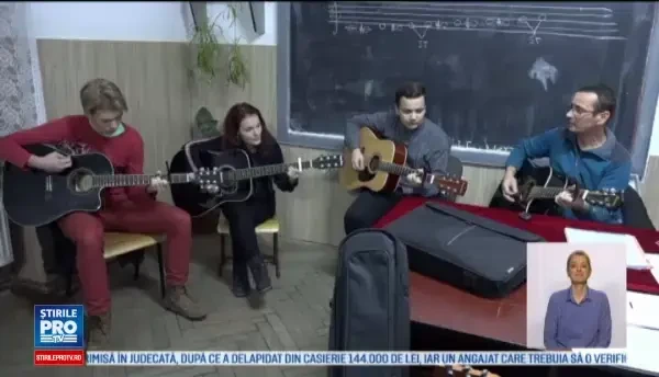 Cursurile de chitara, remediul gasit de parinti impotriva calculatorului. A inceput ca o joaca si am ajuns la festivaluri