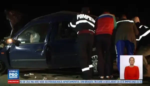 Pericol de explozie pe o sosea din Timis, dupa un accident provocat de un sofer de 62 de ani. Doi oameni au ajuns la spital