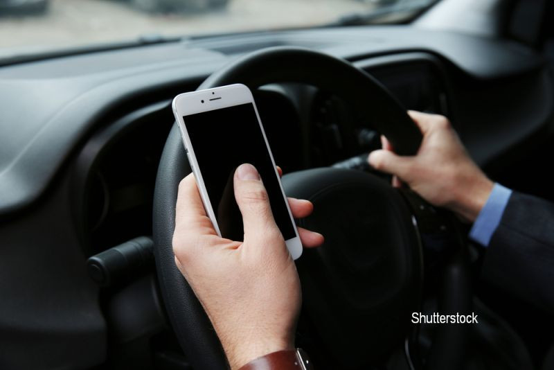 A dus sofatul periculos la alt nivel. Cum a fost suprins la volan un sofer englez. VIDEO