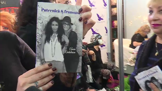 Mihaela Radulescu, pe coperta cartii scrisa de cumnata ei: "E scrisa pentru toate femeile care vor sa fie puternice"