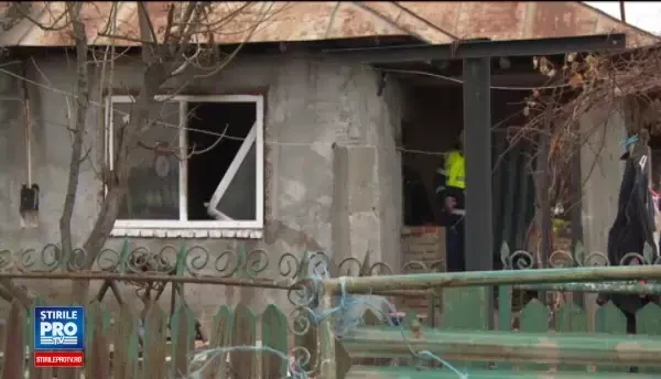 Explozia unei butelii l-a lasat pe un copil de cinci ani cu arsuri pe maini si fata. Vecin: L-am auzit tipand din curte