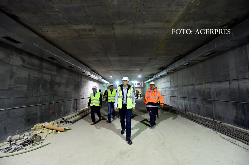 Trafic redeschis partial in Drumul Taberei. Noile statii de metrou pot fi vizitate ca la muzeu, in tururi cu ghid