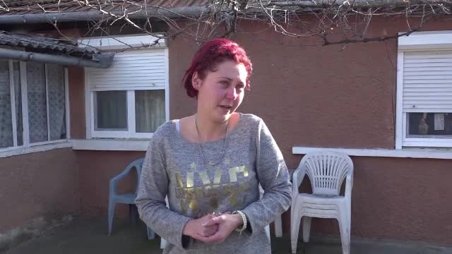 Anchete in Satu Mare dupa materialul The Sun despre "copii sclavi", care asambleaza jucarii Kinder. Romanca acuza "un trucaj"