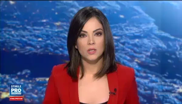 O familie din Campulung a fost nevoita sa isi paraseasca vila, dupa ce acoperisul a luat foc. De la ce a pornit incendiul