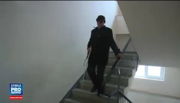 Este nevazator, a promovat examenul de titularizare, dar nu poate sa predea. Cum i-ar fi pus Inspectoratul bete in roate