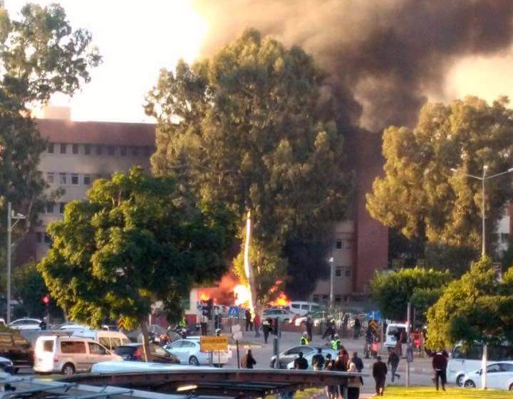 Atac cu masina-capcana asupra biroului unui guvernator din Turcia. 2 oameni au fost ucisi. FOTO si VIDEO
