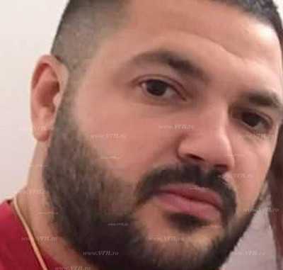 Profesor din Barlad, acuzat de limbaj si comportament indecent cu elevele sale. Ce discuta in privat, pe Facebook, cu fetele