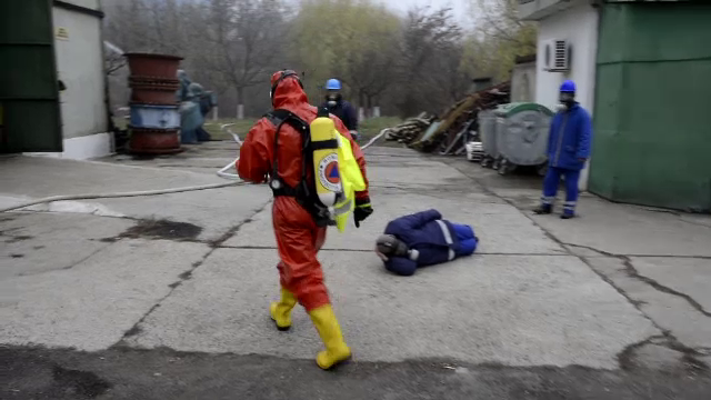 Simulare de accident chimic la Galati. Scenariul exercitiului, o scurgere de clor care a dus la formarea unui nor toxic