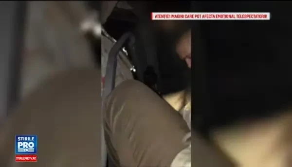 Plan rosu de interventie la Pitesti, dupa ce doua autobuze cu 100 de oameni s-au ciocnit. 26 de raniti in urma accidentului