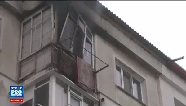 Un bloc din Botosani a luat foc dupa ce o batrana a inlocuit butelia de la aragaz. Ce a facut in urmatoarele secunde