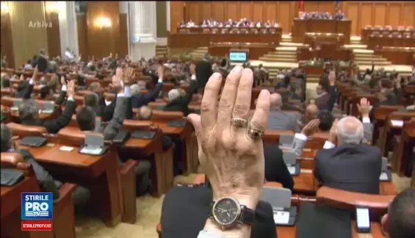 Cadou amar de sarbatori, facut de Parlament. Ce patesc cei care nu-si platesc facturile la caldura si gunoi in 45 de zile