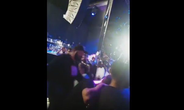 Grasu XXL, filmat in timp ce loveste un tanar, in timpul unui concert, in Bucuresti. Ce mesaj a postat ulterior pe Facebook