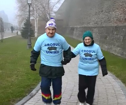 Cursa Unirii a fost un bun prilej pentru batranii de 80 de ani sa demonstreze ca miscarea inseamna sanatate