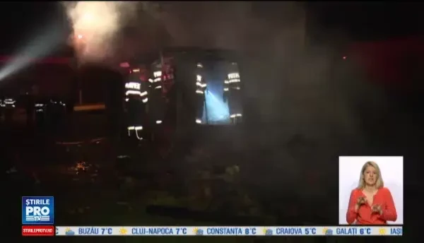 Un barbat a murit intr-un incendiu izbucnit in anexa in care locuia. Flacarile au pornit in miez de noapte