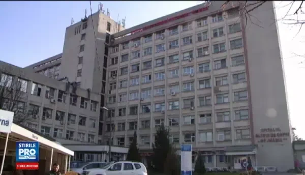 Bebelus de un an, in coma alcoolica de gradul 3 dupa ce rudele i-au dat pufuleti imbibati in tuica. A tras niste otet