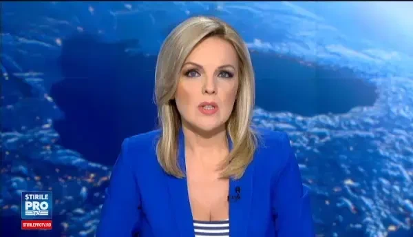 Traficanti din Braila, prinsi in timp ce incercau sa vanda droguri ascunse in figurine cu Mos Craciun