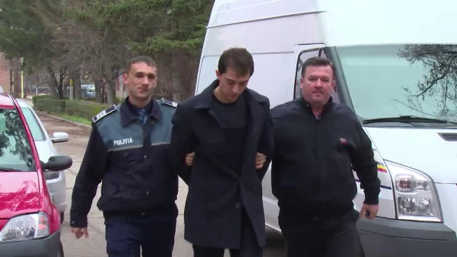 Si-ar fi omorat in bataie tatal, apoi a sunat la 112 sa spuna ca l-a gasit decedat. Ce l-a dat de gol pe tanarul din Arges