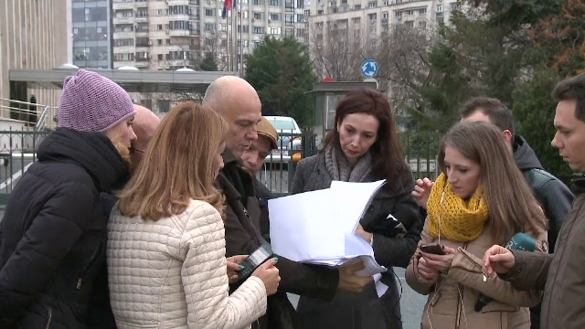 Salariul minim ar putea fi marit incepand din ianuarie 2017. Lider sindical: "Cresterea de salariu e "mancata" de impozite"