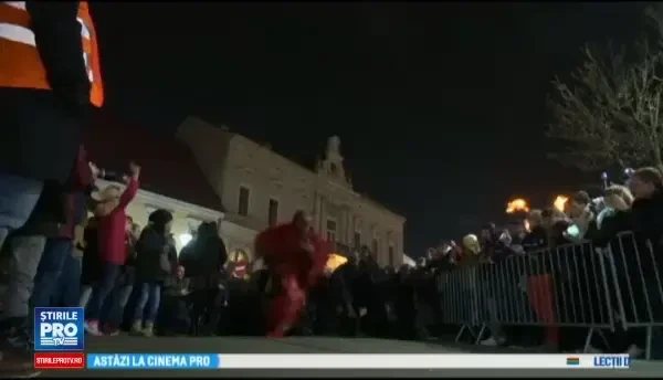 Krampus, personaj considerat companionul malefic al lui Santa Klaus, a pus stapanire pe orasele din Austria