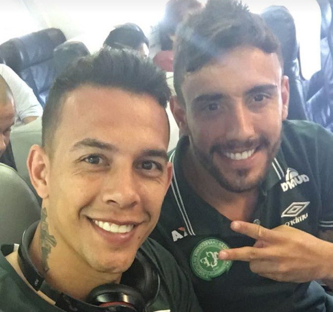 "Columbia, venim". Imagini tulburatoare din avionul groazei, inainte sa se prabuseasca in munti. VIDEO