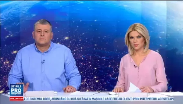 Spaima traita de cativa spanioli aflati intr-o masina atacata de un taur furios, alergat de oameni pe strada