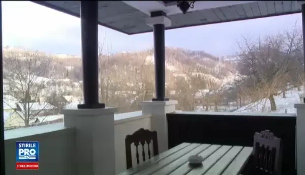 Ce ii asteapta pe turisti la munte in mini-vacanta de 1 decembrie. Dinozauri, tricolor si mancaruri traditionale