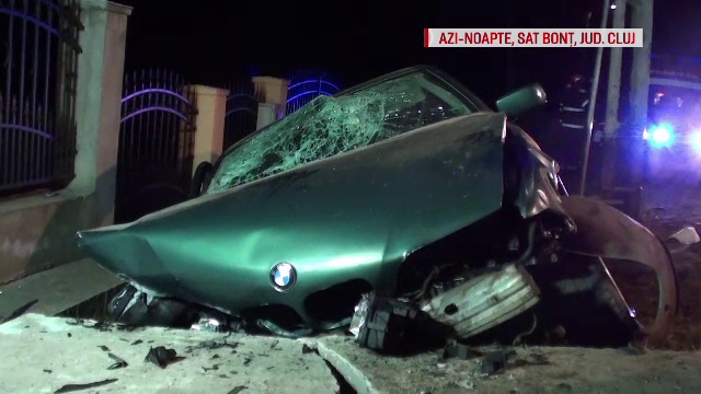 Adolescenta de 15 ani, lovita mortal de un TIR in Targu Jiu. In Cluj, patru persoane au intrat cu masina intr-un pod