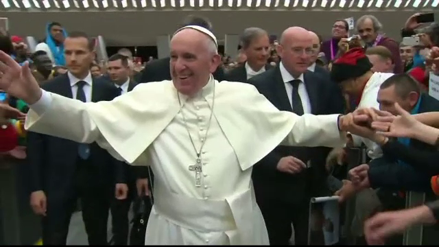 Declaratiile facute de papa Francisc privind combaterea SIDA. Pozitia Bisericii Catolice fata de utilizarea prezervativului