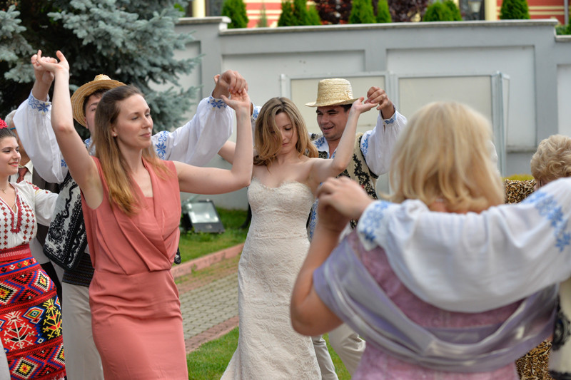 Matematiciana din Craiova care preda la Princeton si studiaza termitele din Africa. Descoperirile ei pot schimba politica