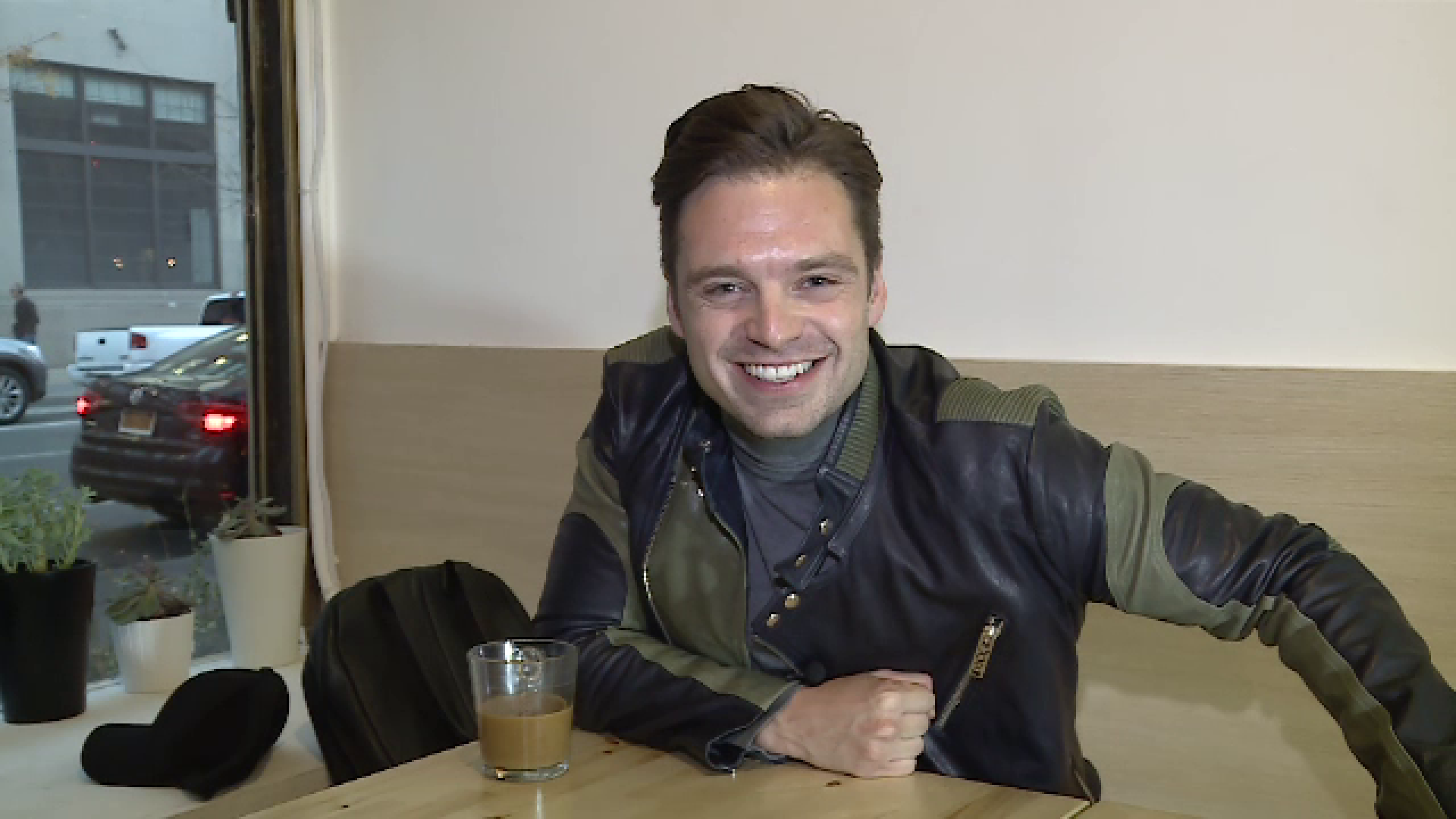 Romanul care a cucerit Hollywood-ul si are milioane de fani. "Acum ma interesez tot mai mult de Romania, vreau sa ma intorc"