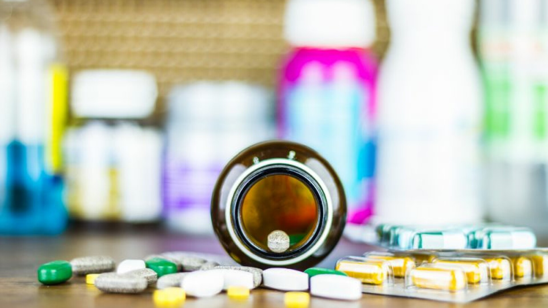 Au recreat o pastila anti-HIV care costa peste 700 de euro. De ce suma au avut nevoie tinerii cercetatori australieni