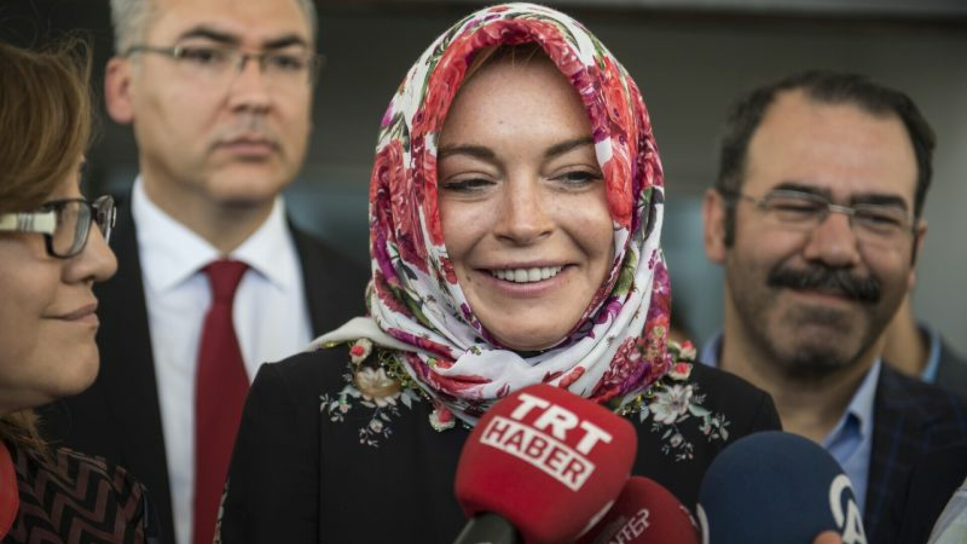 Fotografia topless postata de Lindsay Lohan pe Instagram. Actrita isi accepta ridurile si semnele imbatranirii