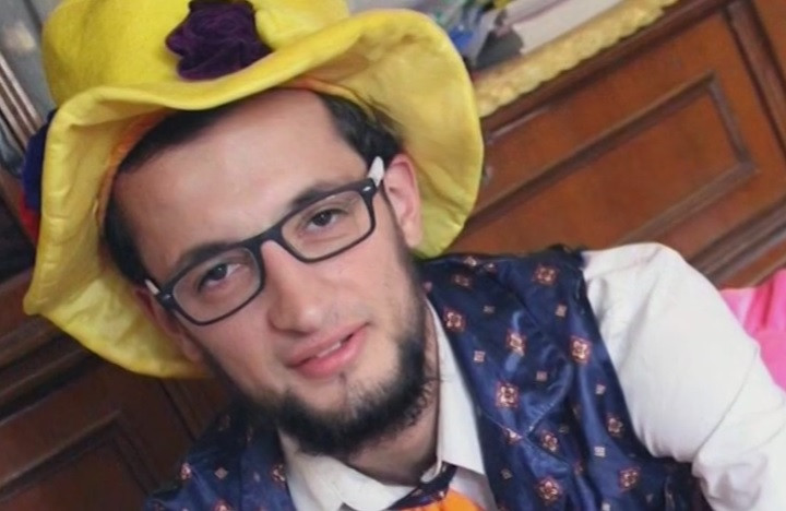 Clovnul din Aleppo, care ii facea pe copii sa rada, a fost ucis intr-un atac aerian. Orasul sirian fusese inchis de Guvern