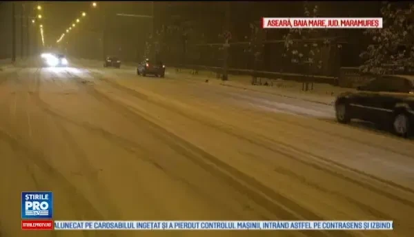 Accidente in lant in Baia Mare, joi seara, dupa ce zapada a acoperit poleiul de pe sosele: