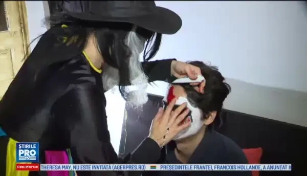 Sfantul Andrei, Halloween-ul romanesc, sarbatorit in cluburile din Capitala de miercuri pana luni. Cum s-au costumat tinerii