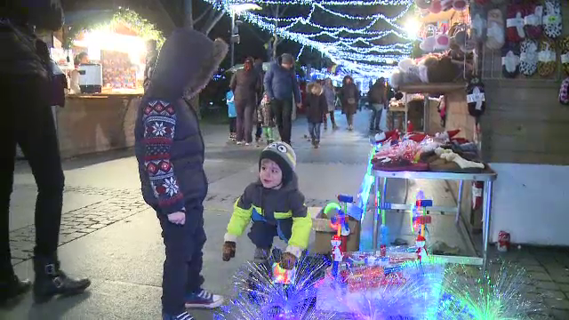 Targul dedicat Craciunului din Parcul Alexandru-Ioan Cuza din Capitala i-a fascinat pe copii. De ce surprize au avut parte