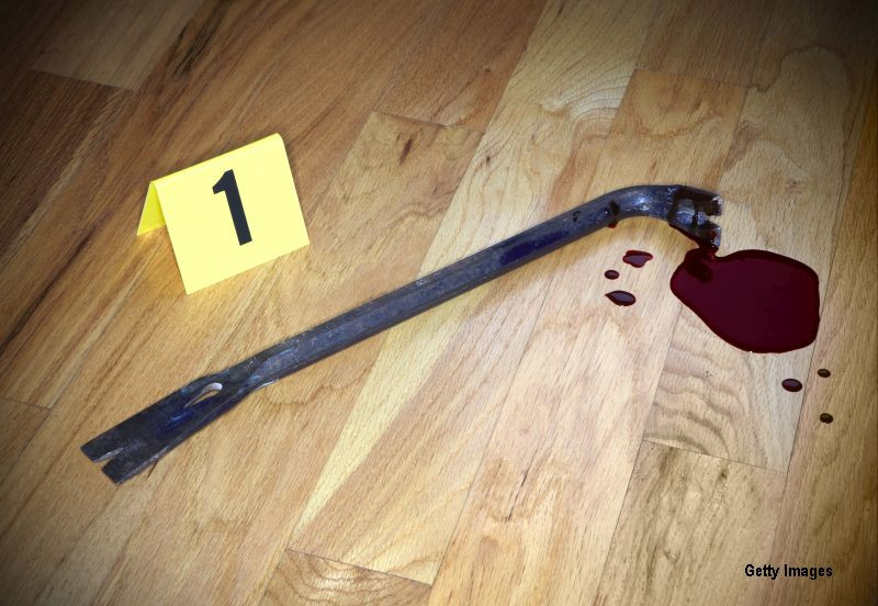 Au furat 20.000 de lire de la un cuplu de pensionari, apoi i-au torturat ore intregi. Pedeapsa primita de hoti