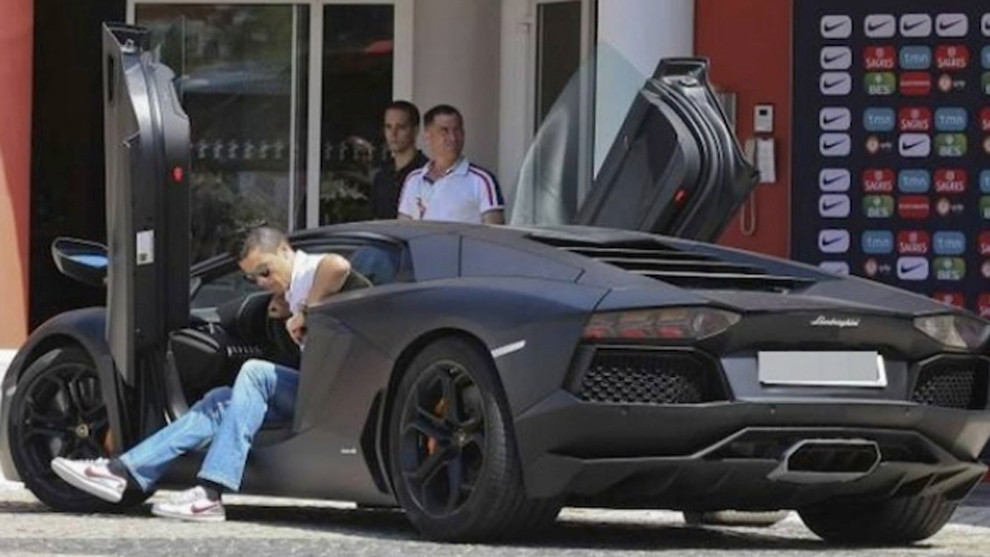 Batalia MSN - BBC nu se da doar pe teren. Cum arata garajele starurilor de la Barca si Real Madrid si cine are cea mai scumpa masina