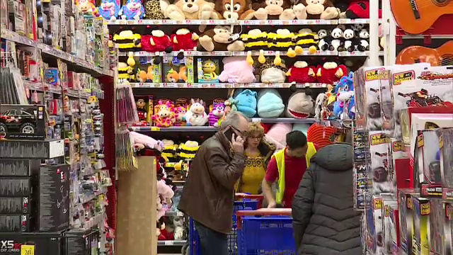 Idei de cadouri pentru Mos Nicolae. Cele mai dorite jucarii din acest an si cat costa