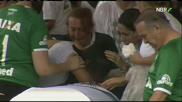 Scene emotionante in Brazilia. Zeci de mii de fani si-au luat adio de la fotbalistii echipei Chapecoense