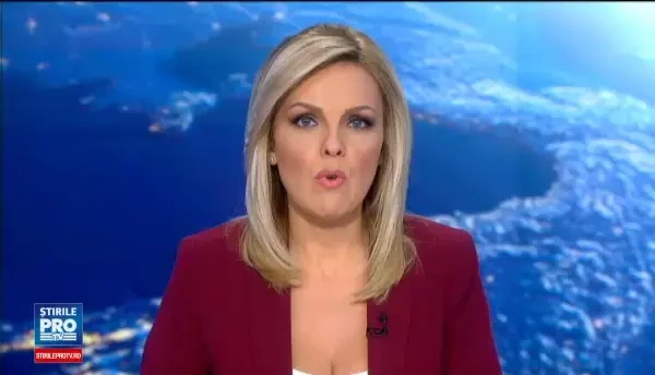 Accident intre o ambulanta SMURD si un Logan, in Capitala. Soferul vinovat a avut si el nevoie de un echipaj SMURD