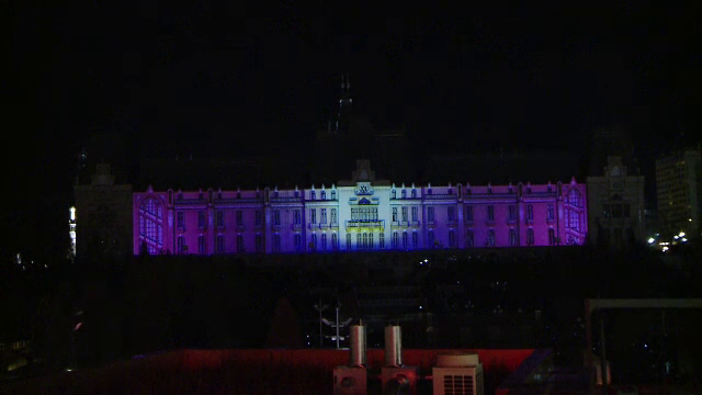 Concurenti din 5 tari au proiectat pe fatada Palatului Culturii din Iasi lumini si forme tridimensionale.Ce echipa a castigat