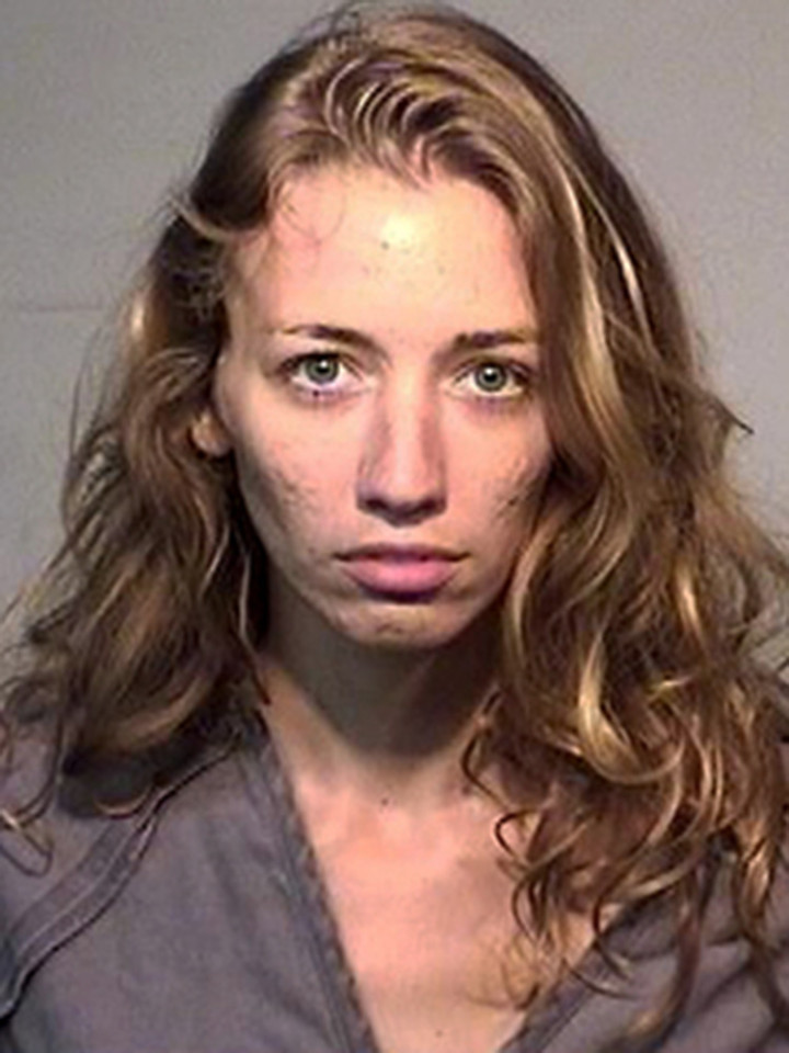 Trebuia sa aiba grija de o fetita de 5 ani, dar a lasat-o nesupravegheta si s-a inecat. Ce facea bona in acest timp