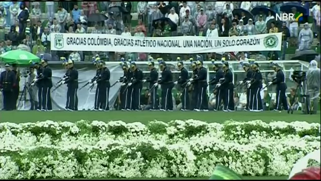 Zeci de mii de suporteri ai Chapecoense si-au luat ramas bun de la fotbalistii morti in Columbia. Mesajul transmis de Neymar
